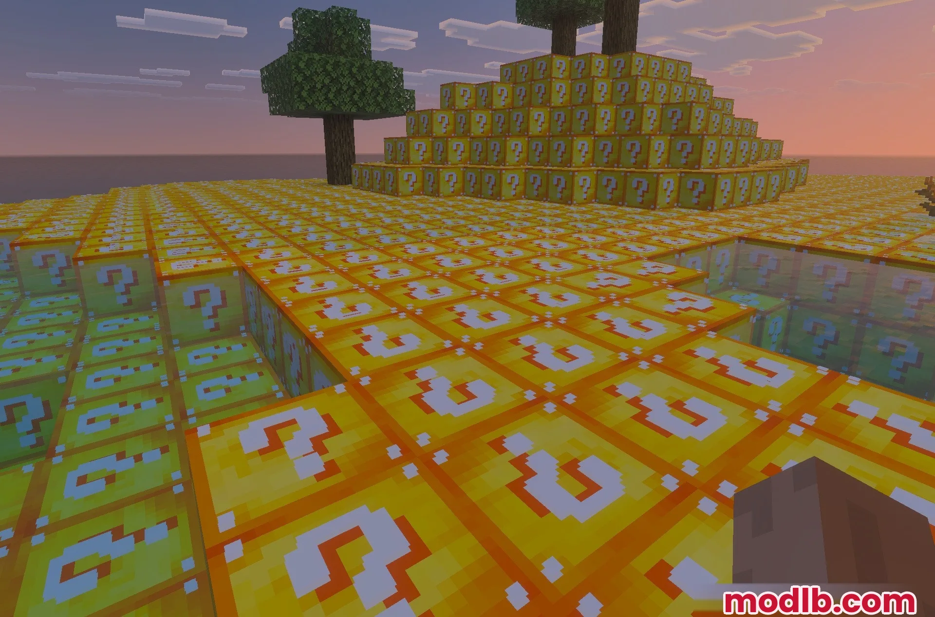 Lucky Block Survival Island Map Screenshot 2 A large pyramid of lucky blocks sits on a flat yellow island
