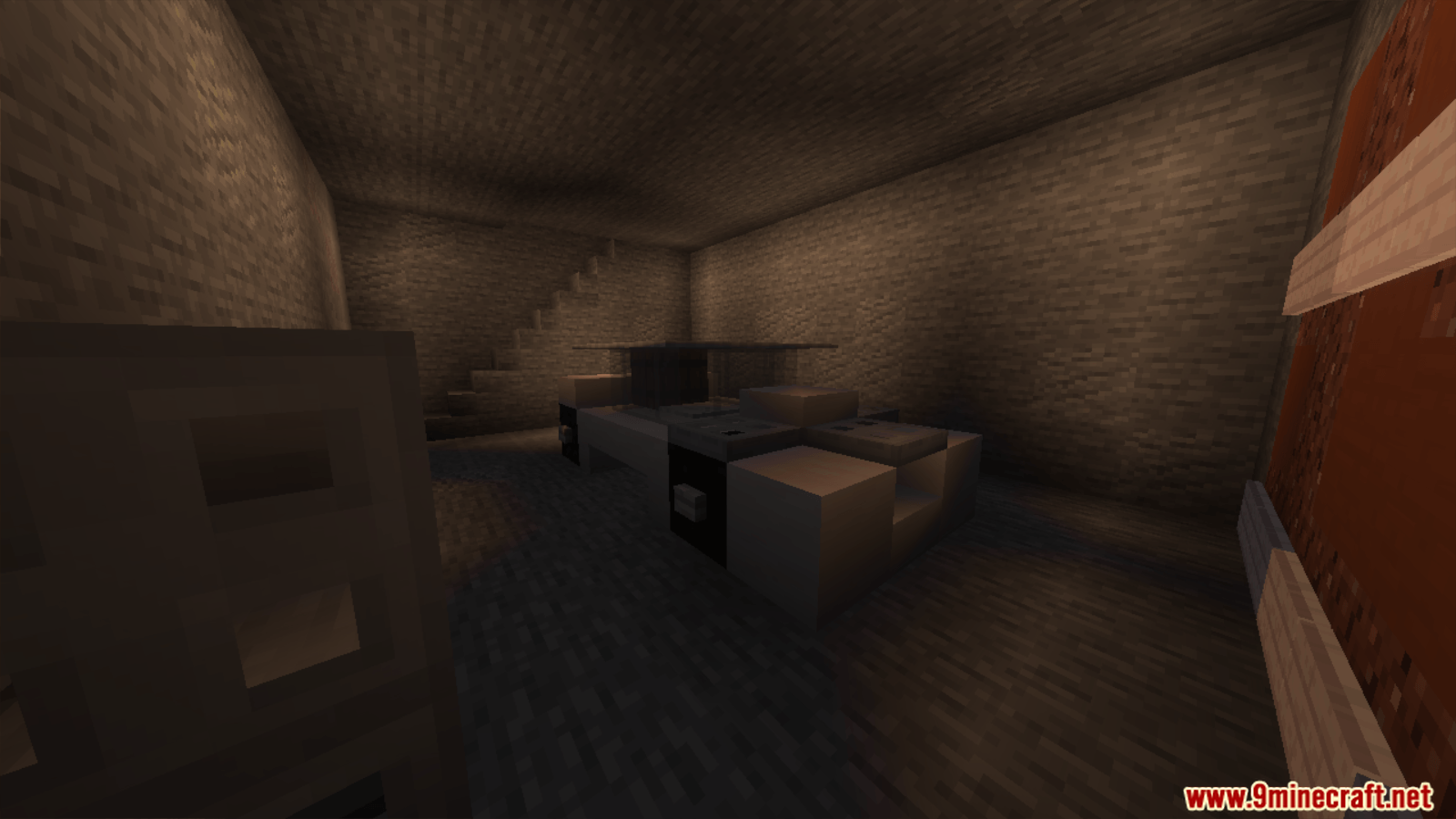 Granny Multiplayer Map Screenshot 3 The scary house includes a detailed garage area to explore