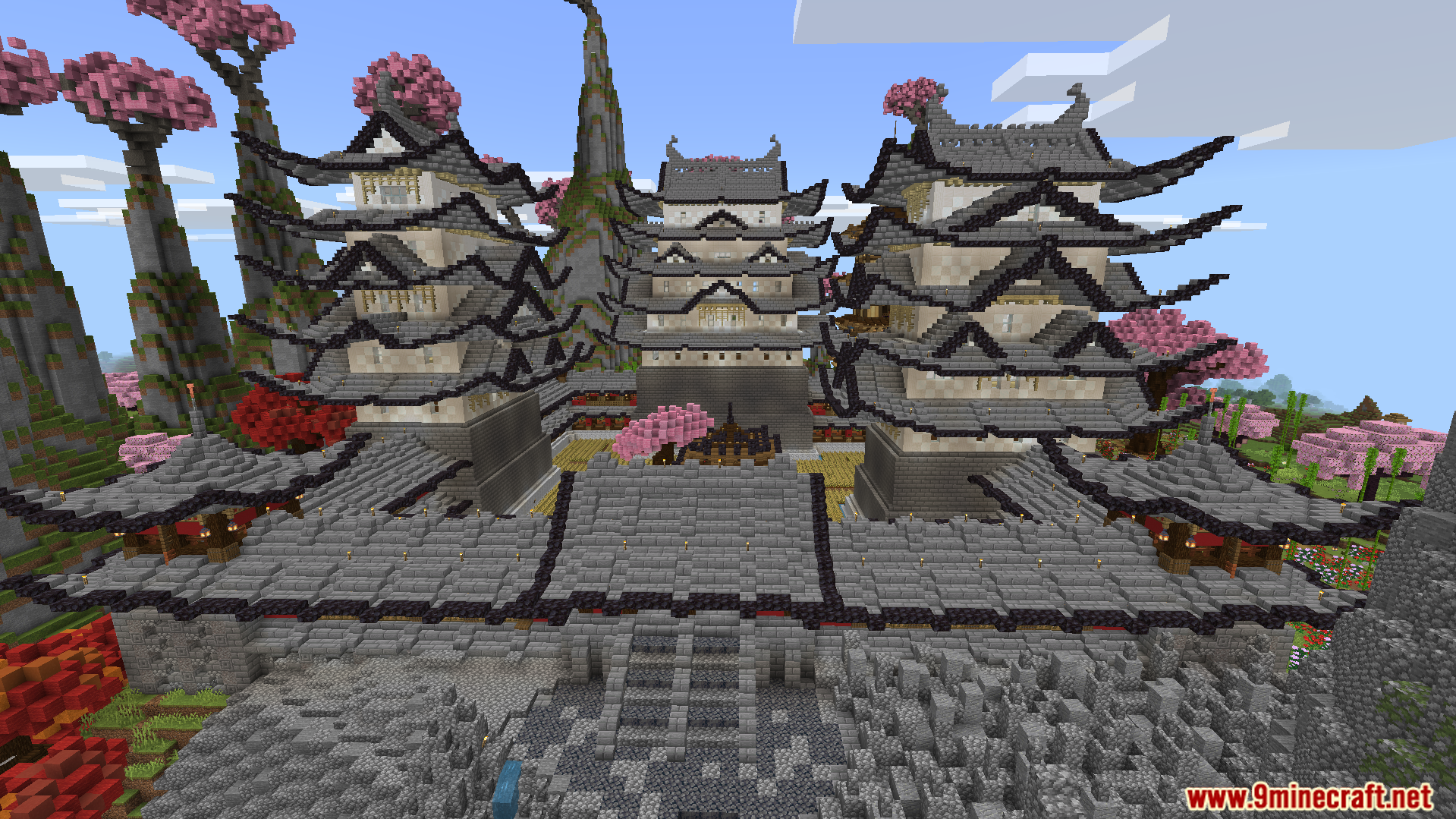 Old Japanese Town in the Cherry Biome Map Screenshot 4 A beautiful city of traditional houses in a pink forest