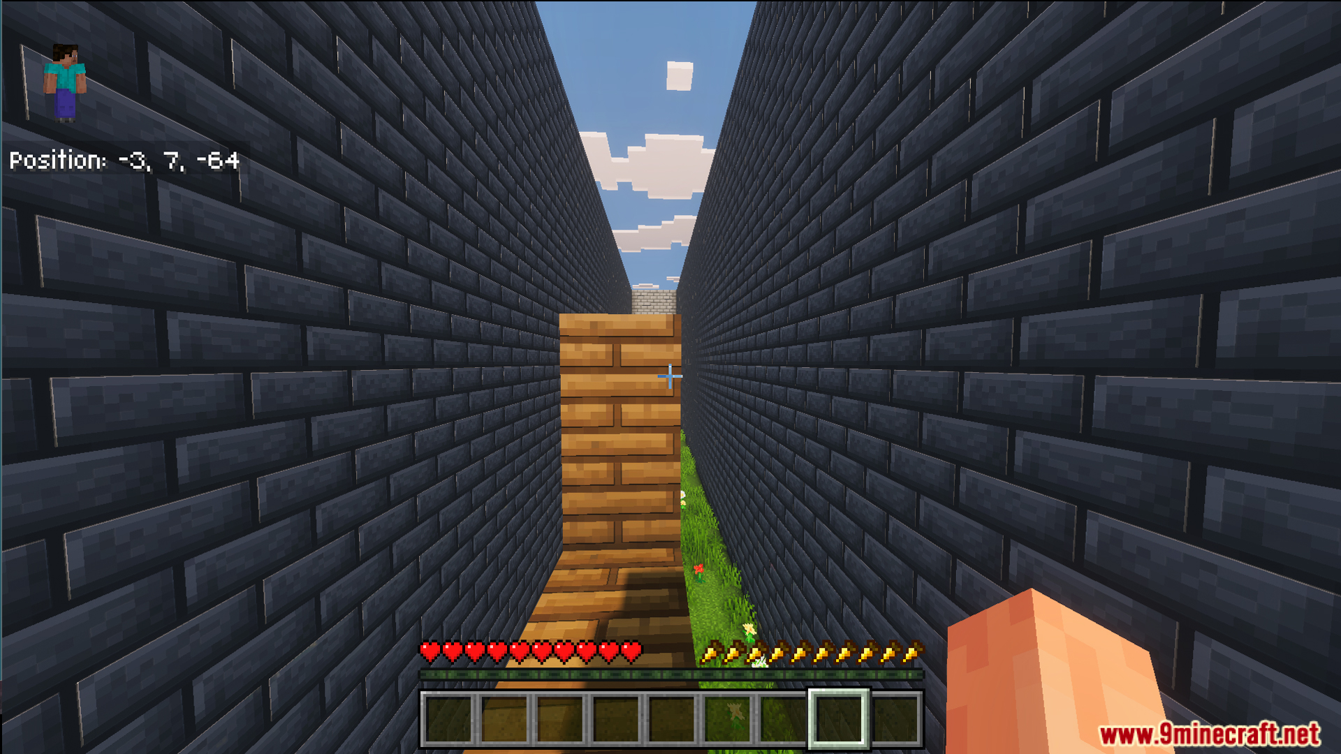 Parkour with Levals Map Screenshot 3 Parkour with levals Map features wooden platforms inside a narrow stone brick corridor