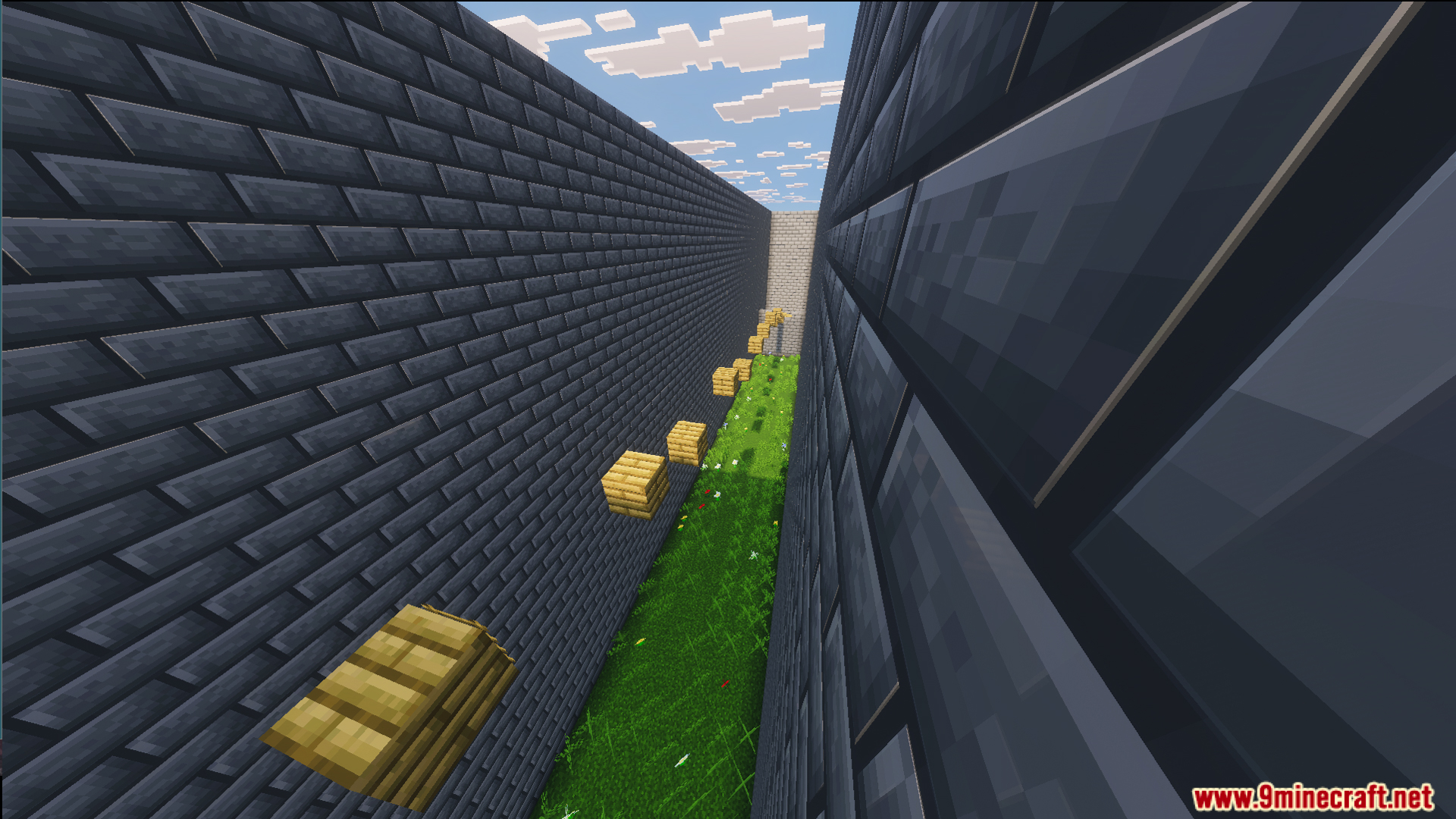Parkour with Levals Map Screenshot 8 Easy jumps inside a narrow stone brick corridor with floating wooden blocks