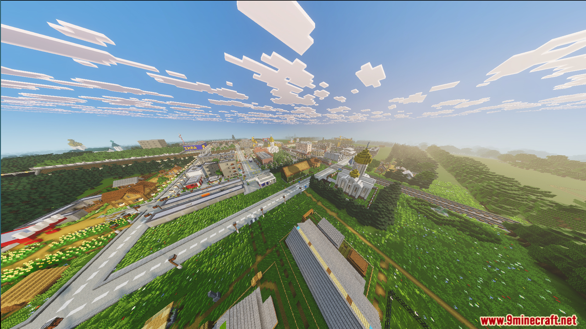 Russ Big City Reborn Map Screenshot 10 Russ Big City Reborn Map features a large city with a golden church
