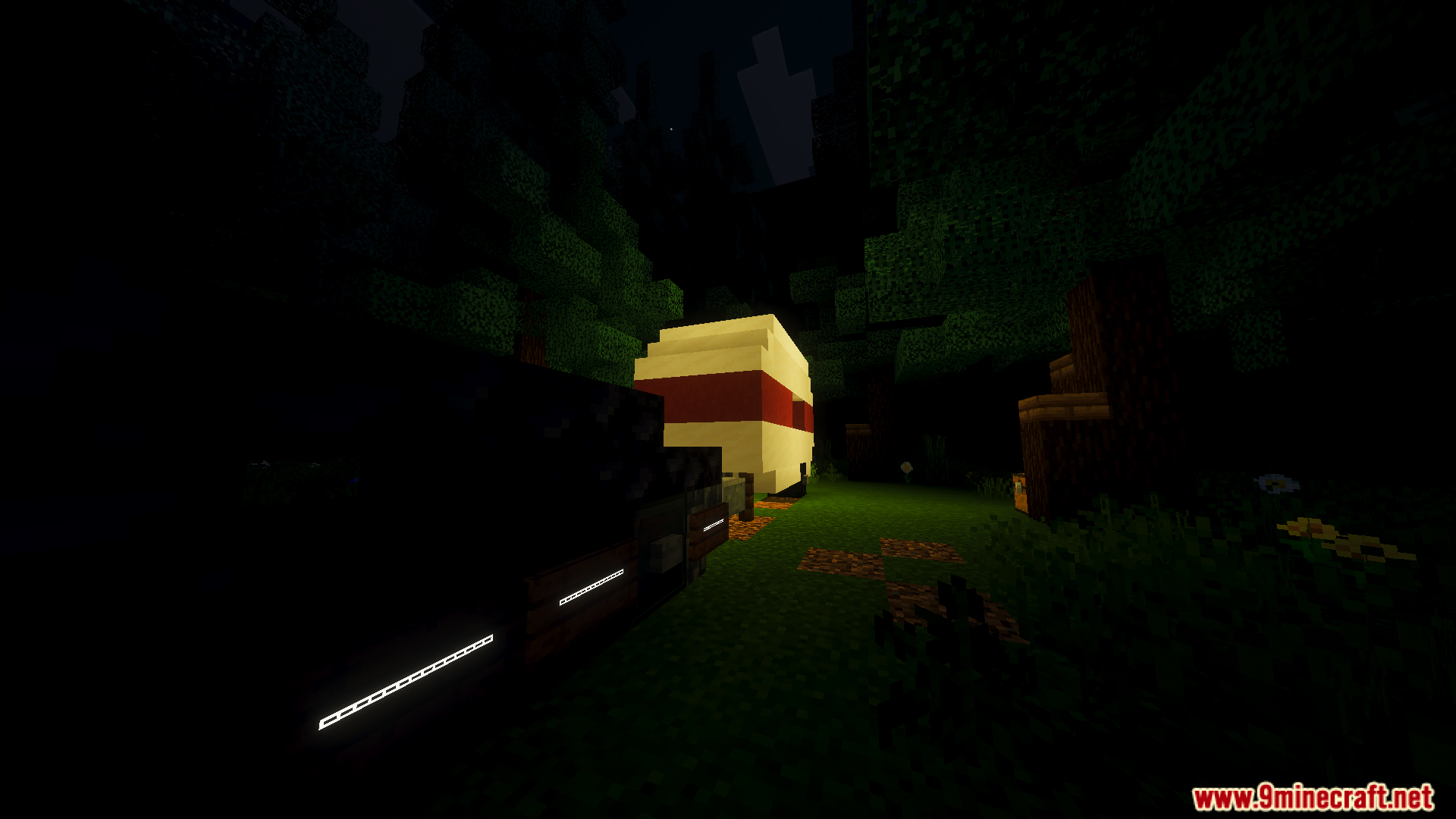 Slenderman Online Map Screenshot 11 A dark forest campsite in the Slenderman Online Map at night