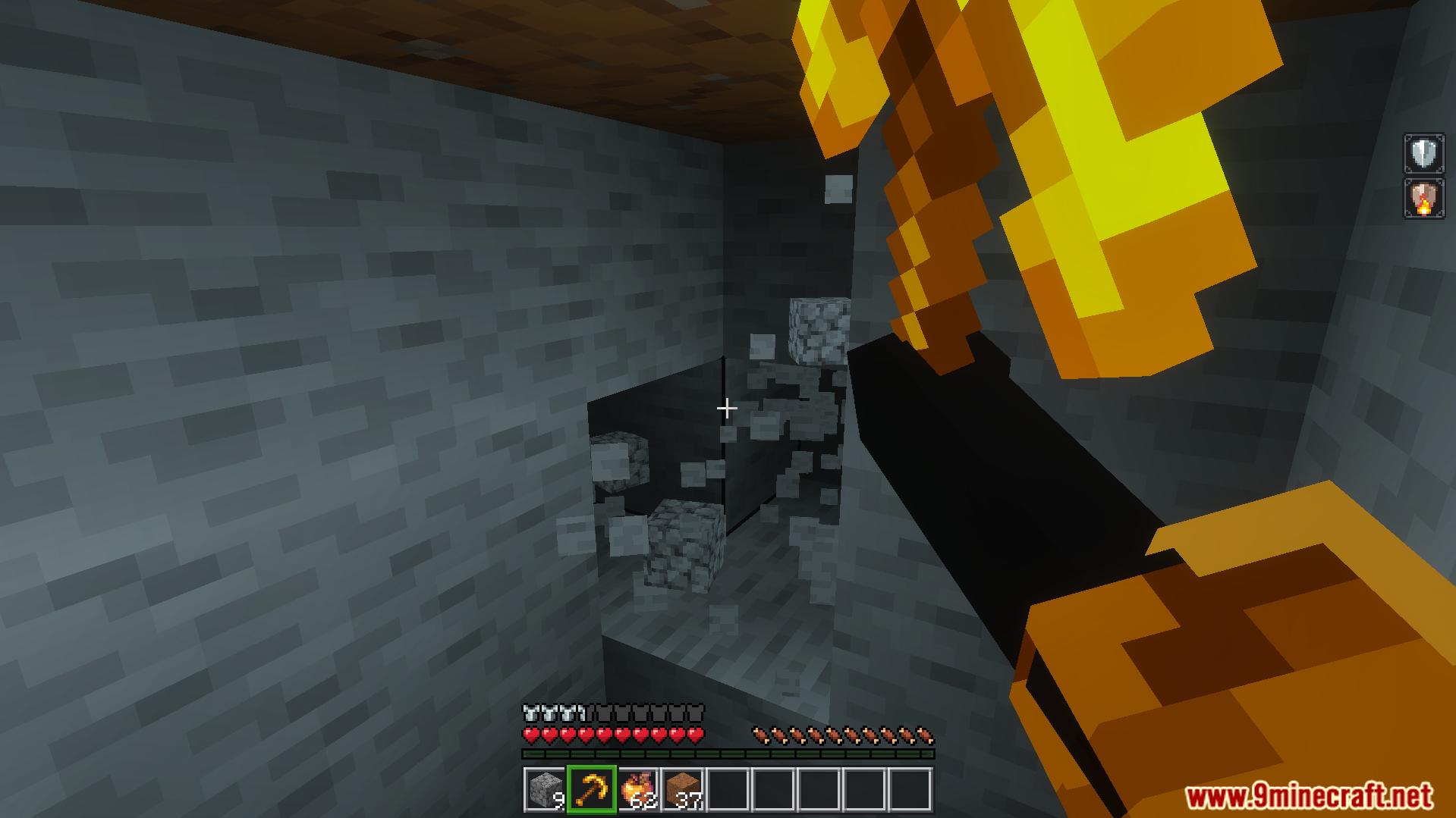 Player mining stone blocks with an unbreakable golden pickaxe